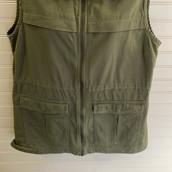 Columbia Army Green Vest - Picture 3 of 16